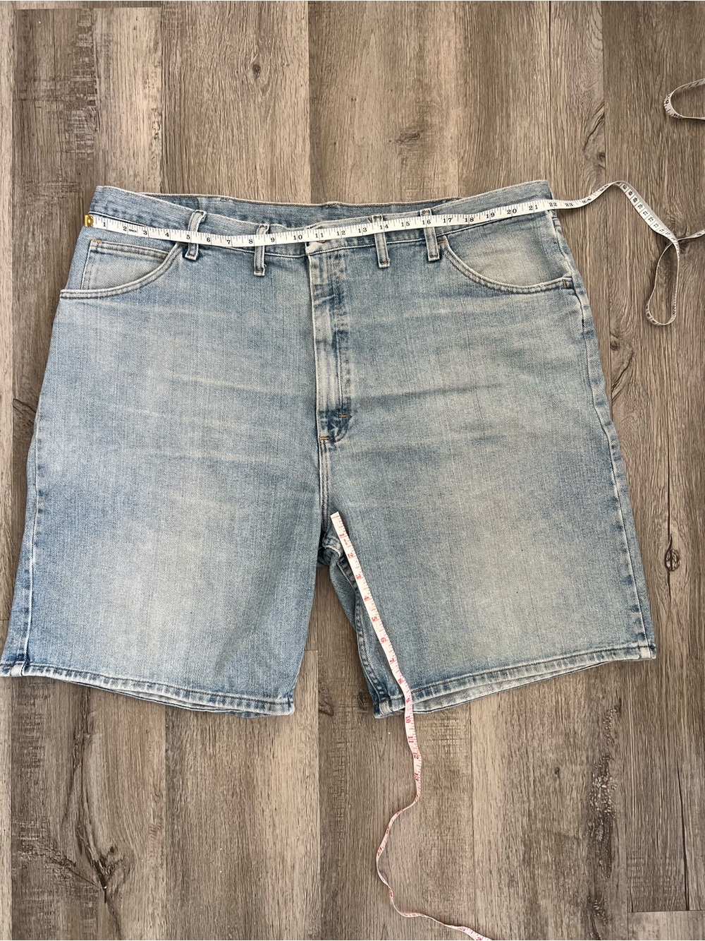 Wrangler Light Wash Denim Men’s Shorts